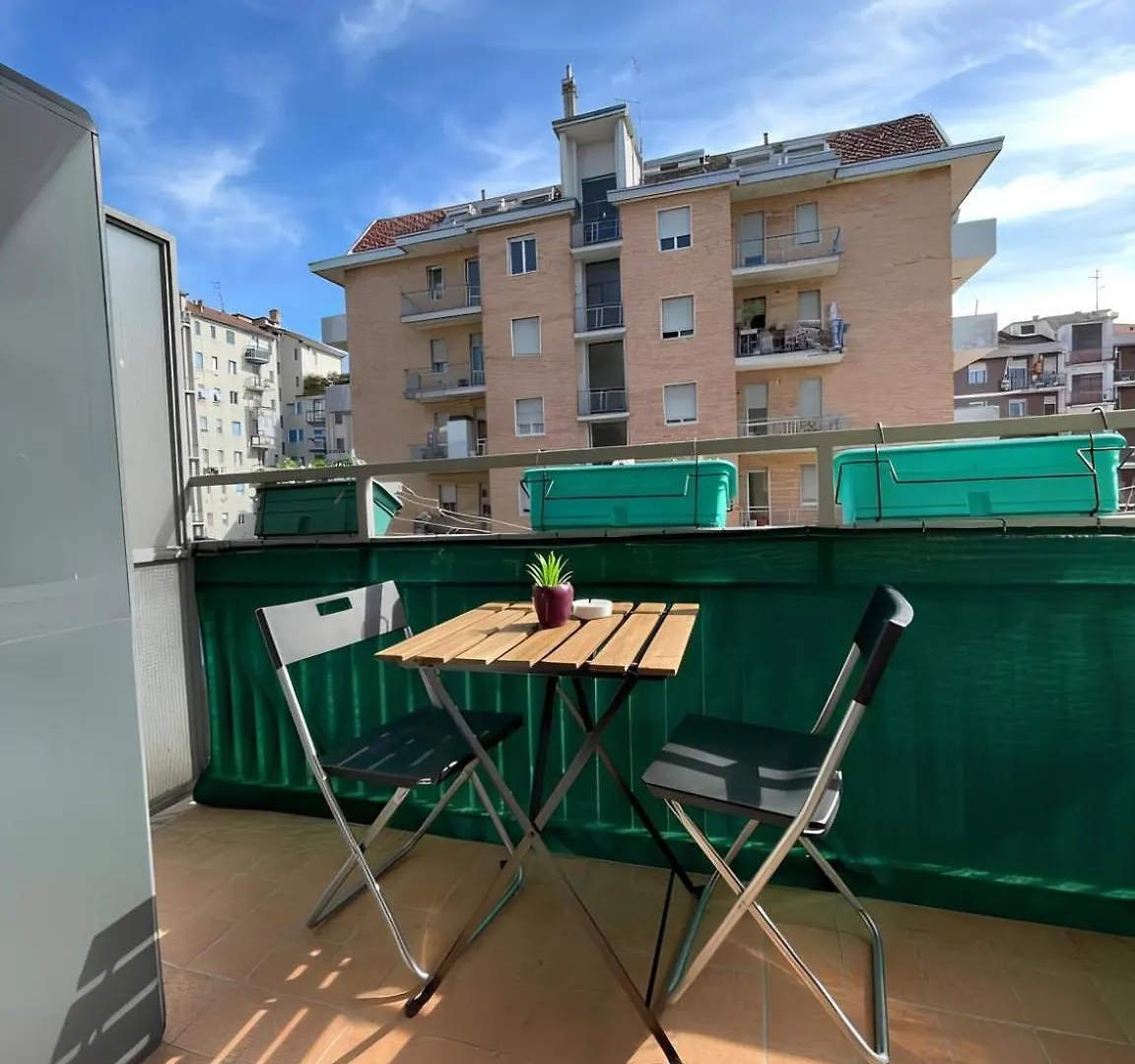 Gardone Apartment - Ampio Appartamento Con 2 Camere Da Letto - Comodo Per Duomo! Milan