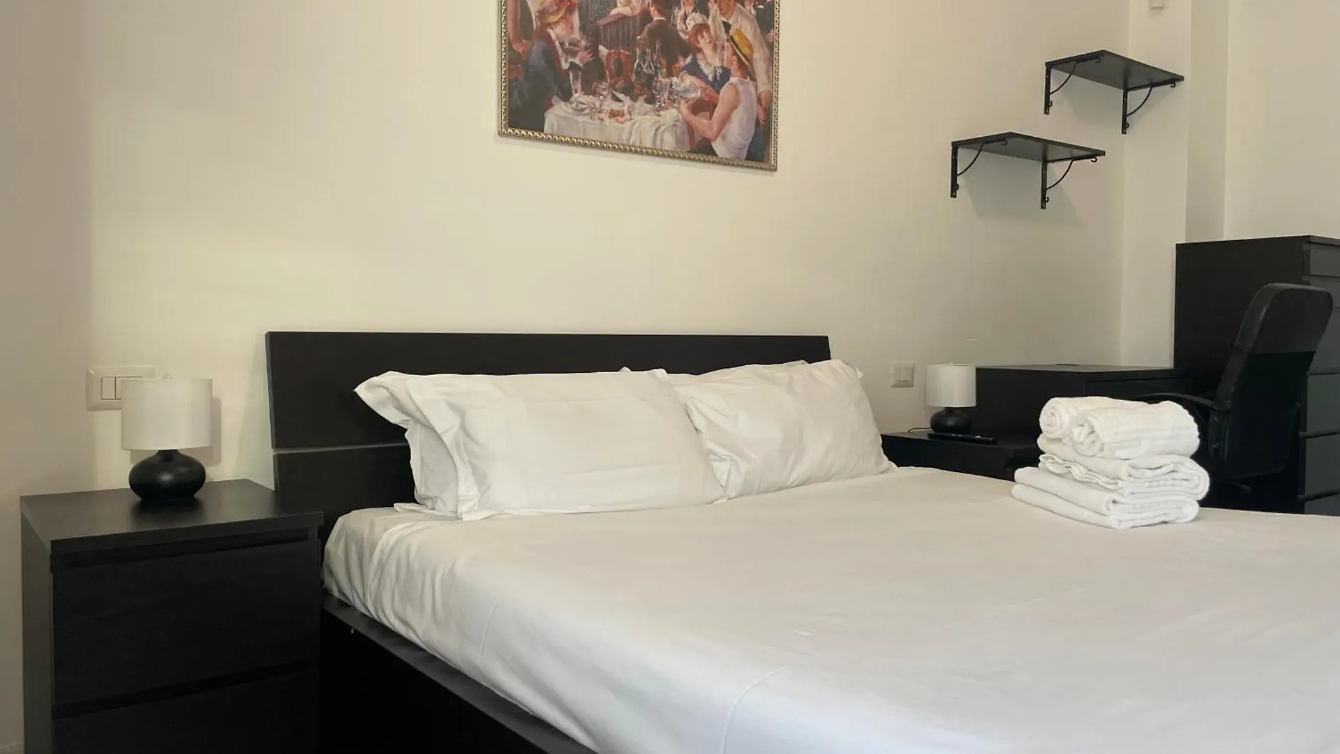 Gardone Apartment - Ampio Appartamento Con 2 Camere Da Letto - Comodo Per Duomo! Milan
