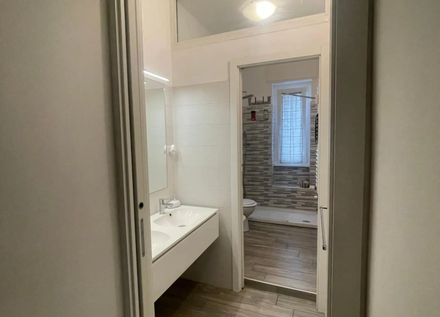 Gardone Apartment - Ampio Appartamento Con 2 Camere Da Letto - Comodo Per Duomo! Milan