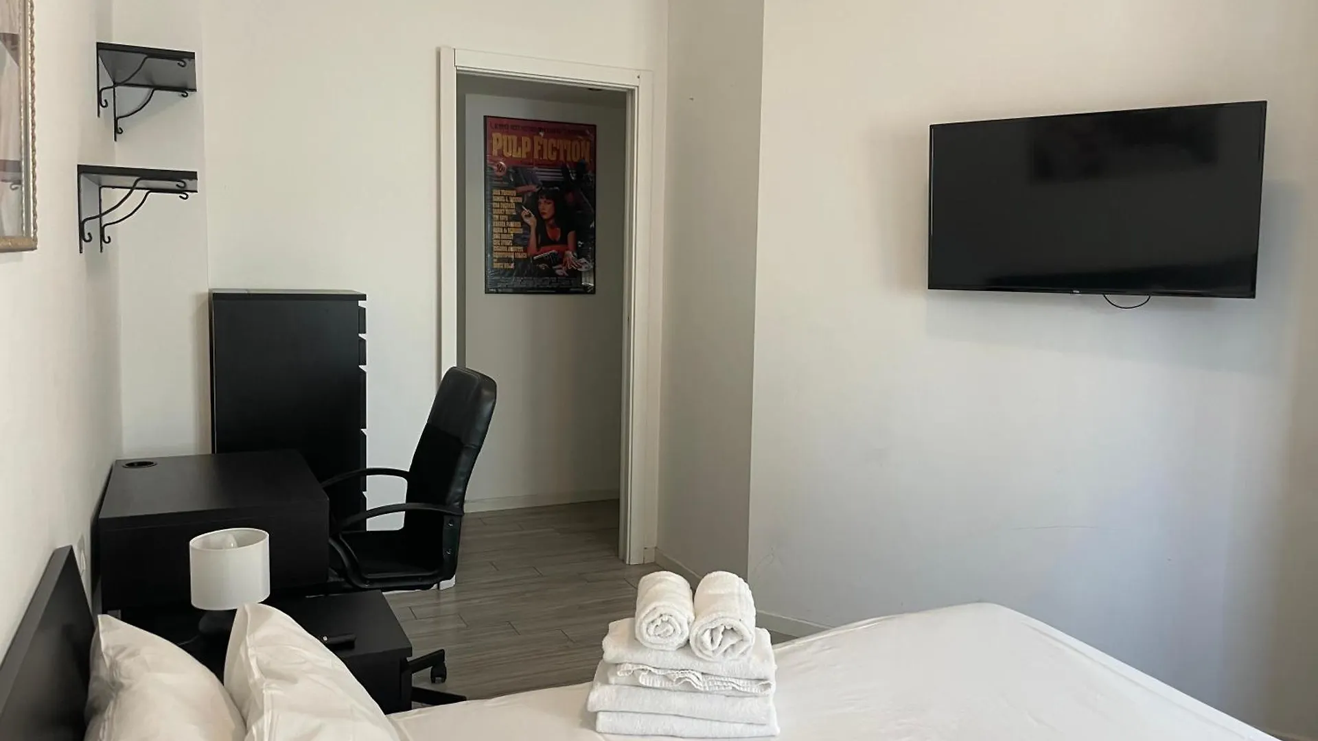 Gardone Apartment - Ampio Appartamento Con 2 Camere Da Letto - Comodo Per Duomo! Μιλάνο Ιταλία