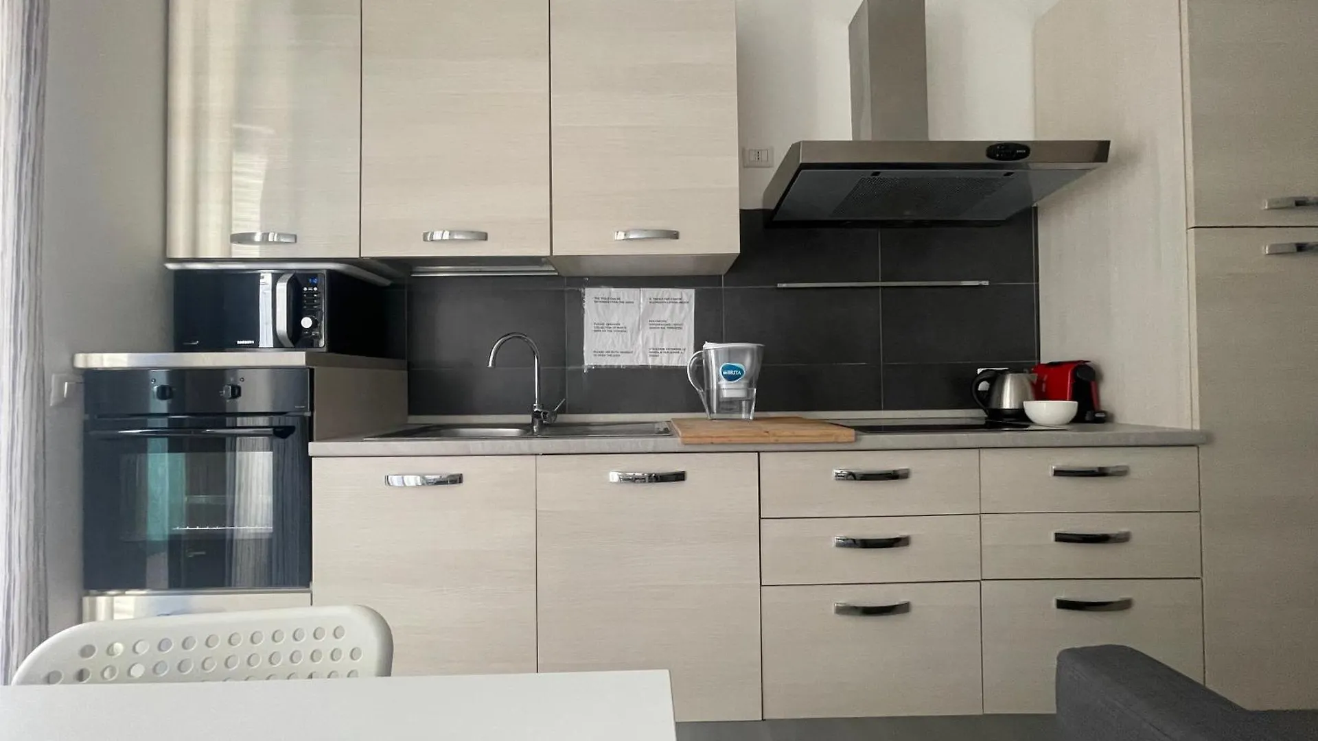 Gardone Apartment - Ampio Appartamento Con 2 Camere Da Letto - Comodo Per Duomo! Milan
